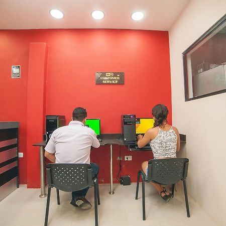 Hotel Luxor Пукальпа Экстерьер фото
